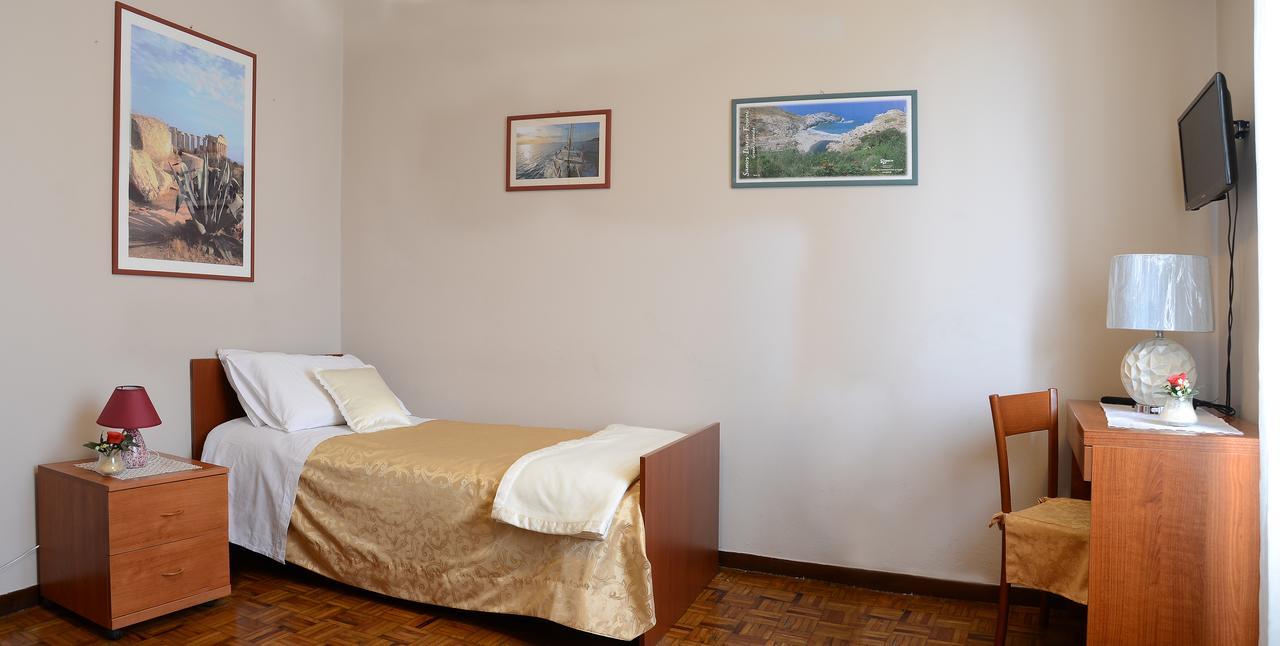 Hotel La Fenice Chiari Luaran gambar