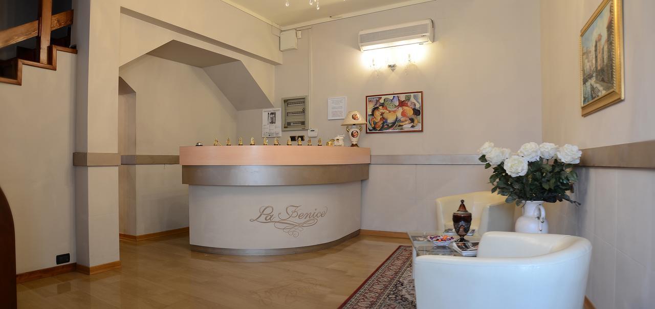 Hotel La Fenice Chiari Luaran gambar