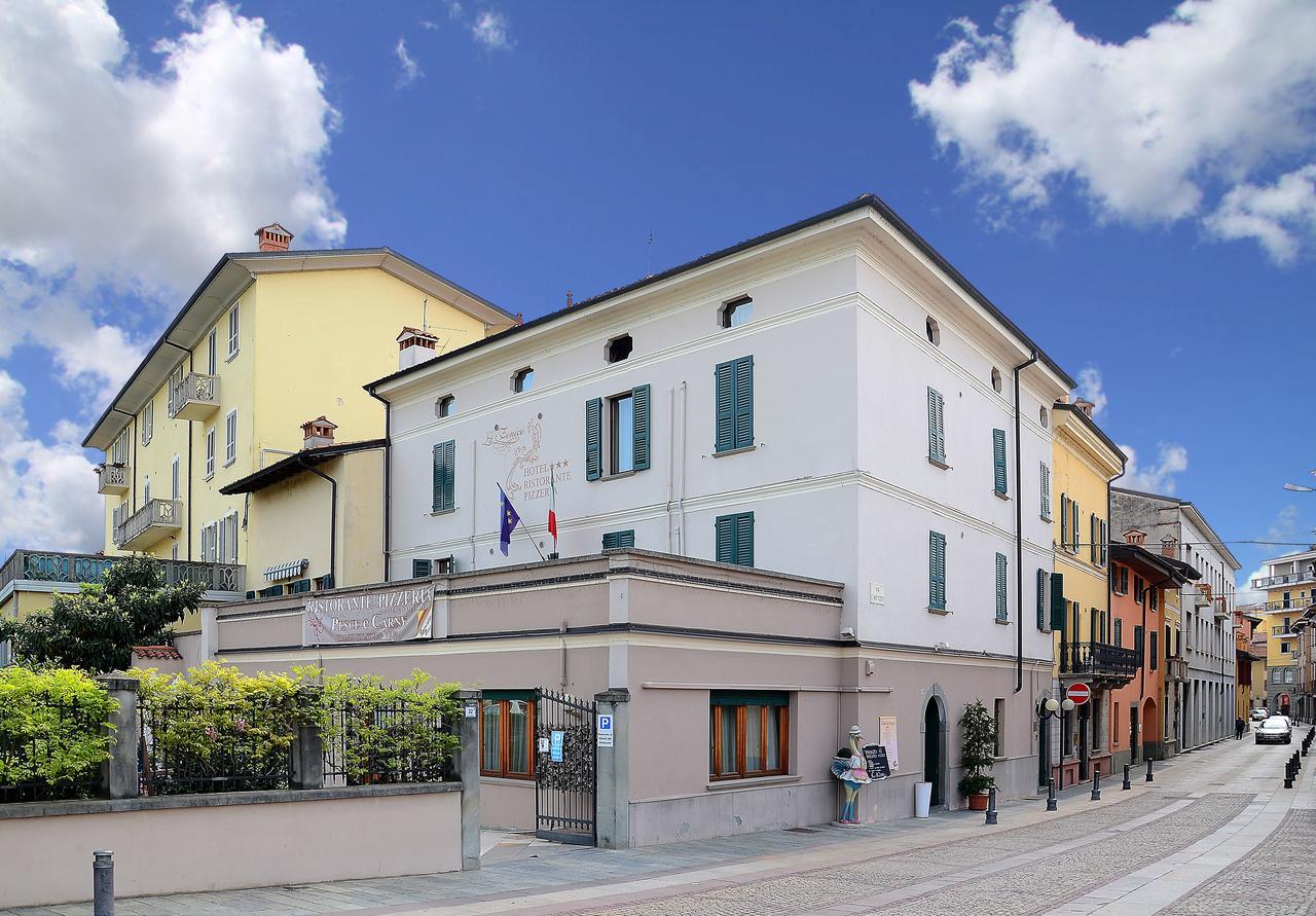 Hotel La Fenice Chiari Luaran gambar